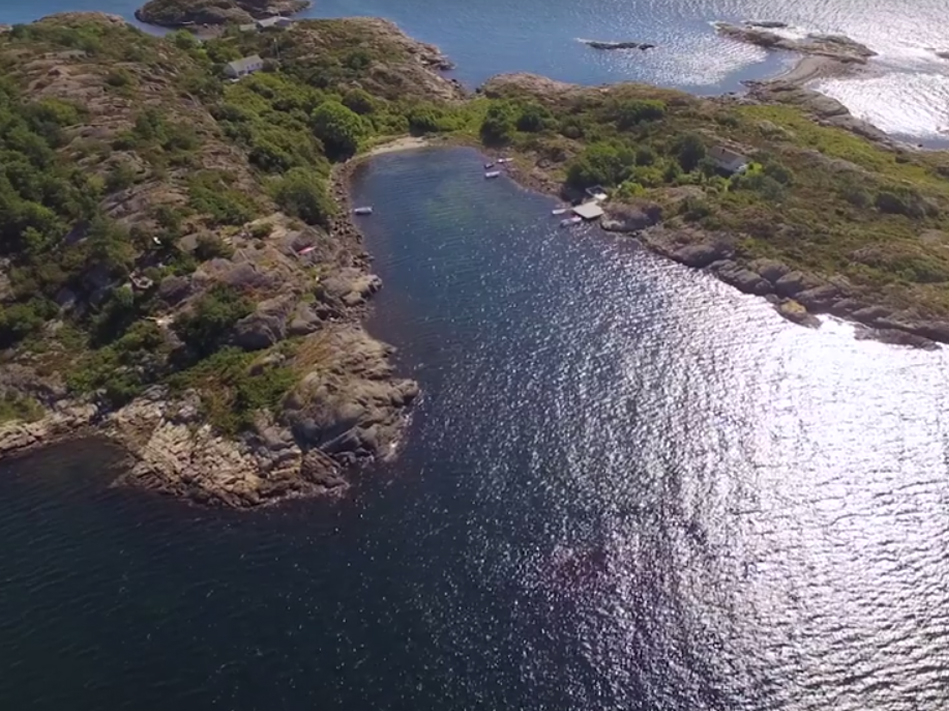 HAVSØYA: Øy utenfor Hisøy med Skagerrak som nærmeste nabo. Foto: Arendal kommune